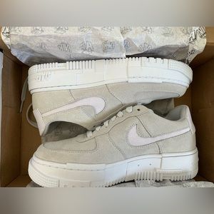 Nike - WMNS Nike AF1 Pixel - DN5058 001 - PHOTON DUST/VENICE-WHITE-LILAC Size 7